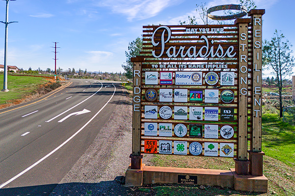Welcome to Paradise sign